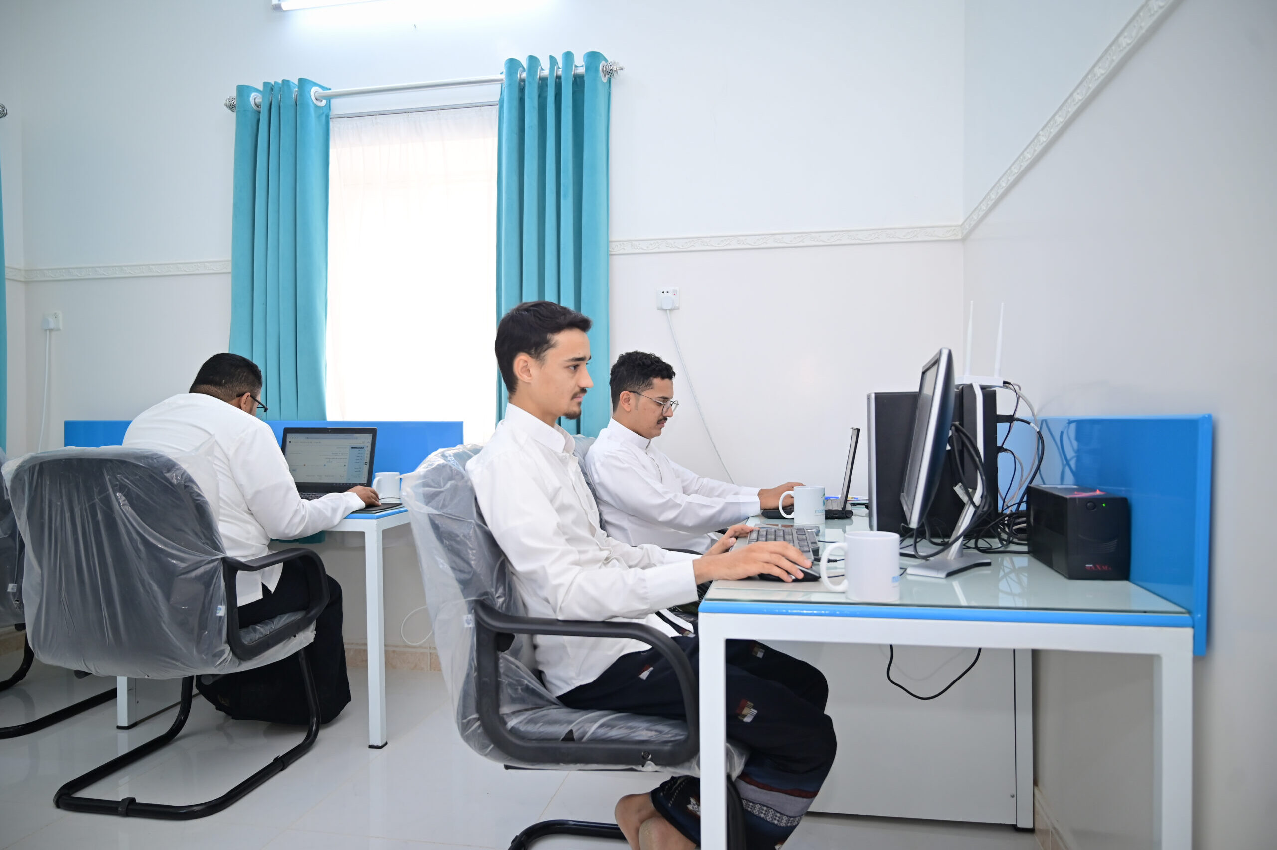 العمل في مكتب الوكالة العمل في مكتب الوكالة